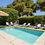 Vacation I Jazmines, 4bdr, Private Pool & Bbq, Golf Valley, Walking Distance To Puerto Banus, High-end Restaurants *