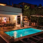빌라 Vacation I Jazmines, 4bdr, Private Pool & Bbq, Golf Valley, Walking Distance To Puerto Banus, High-end Restaurants