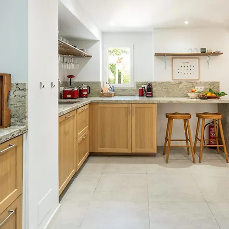 Vacation I Jazmines, 4bdr, Private Pool & Bbq 别墅 马尔韦利亚