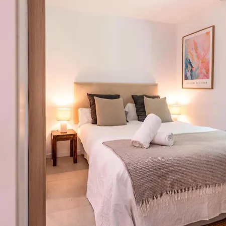 Vacation I Jazmines, 4bdr, Private Pool & Bbq, Golf Valley, Walking Distance To Puerto Banus, High-end Restaurants * Marbella