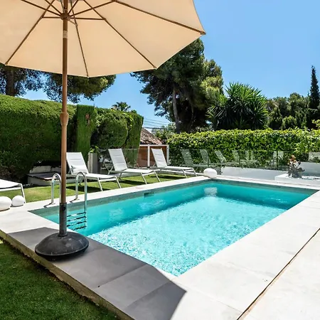 Vacation I Jazmines, 4bdr, Private Pool & Bbq, Golf Valley, Walking Distance To Puerto Banus, High-end Restaurants